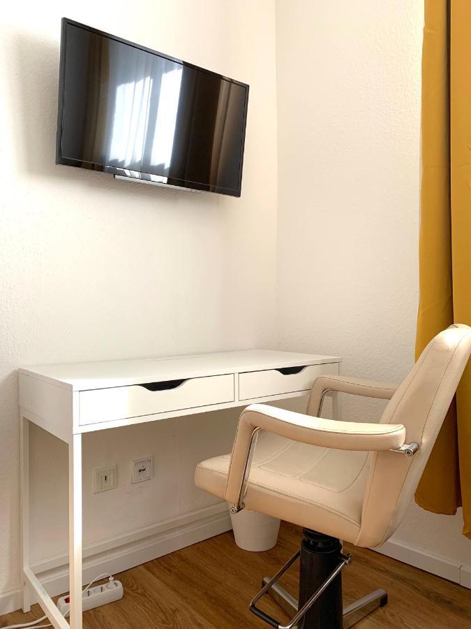Alles Komplett - 2 Schlafzimmer, Grosse Kueche, Bad Köln Kültér fotó